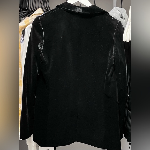 Banana Republic black velvet blazer - Picture 3 of 3